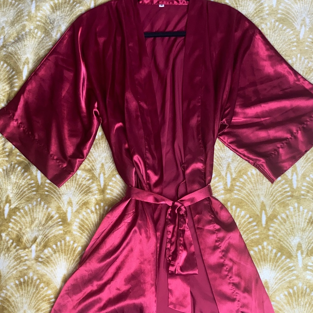 Elegant Satin kimono Robe - Red